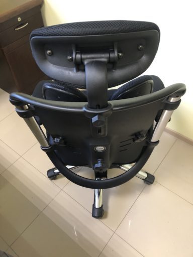 Вид сзади Hara Chair Nietzsche